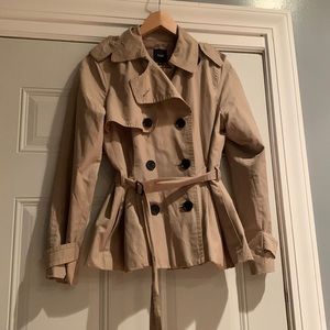 Womens double-breasted short tan trench coat